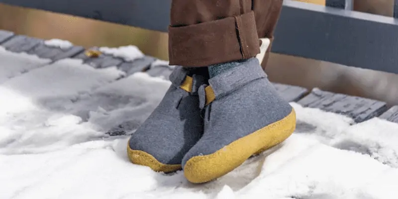 mens sustainable slippers